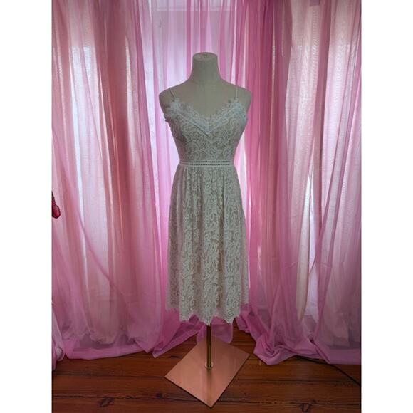 Altar'd State Dresses & Skirts - ALTR'D STATE CREAM AND NUDE LACE DRESS SIZE SMALL